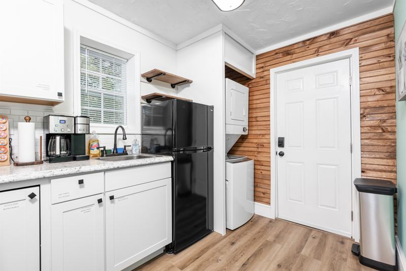 Cottage Fully Stocked Kitchen