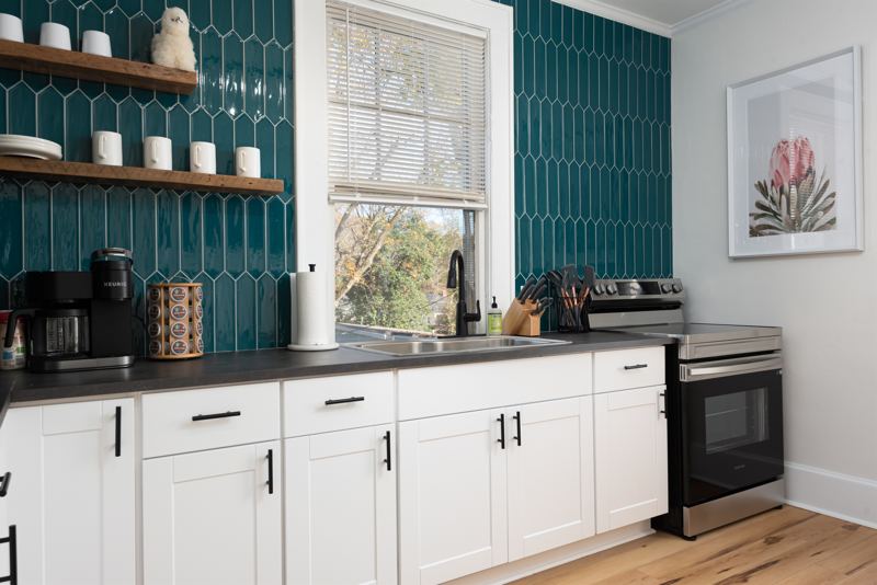 Main House Top Floor Unit Aesthetically Beautiful designed Kitchen - Fully Stocked!