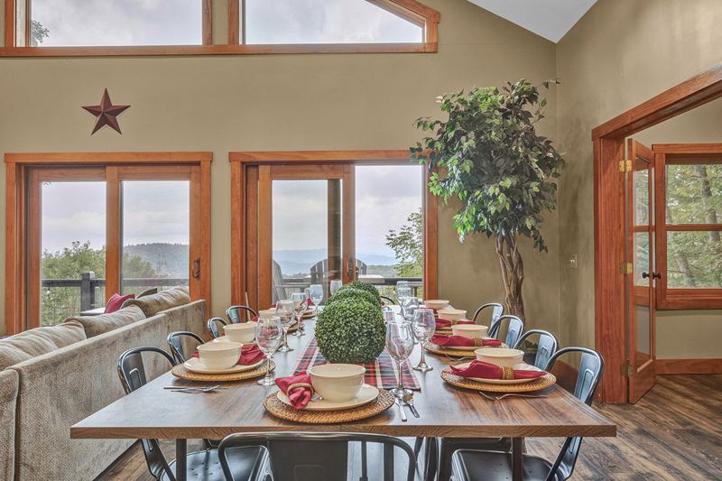 Expansive 10-person dining table