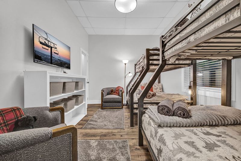 Twin of Full Bunks, Smart TV, cubbies for clothes