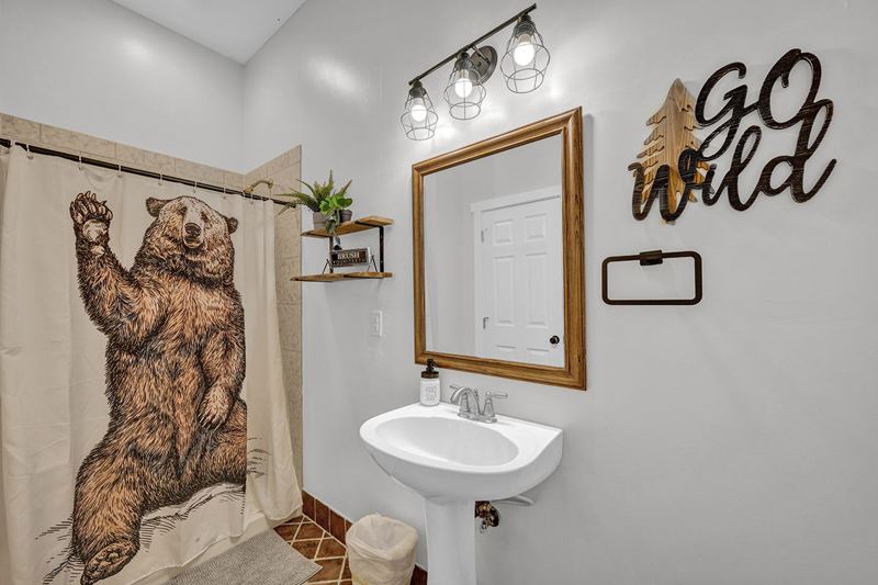 Full Bathroom