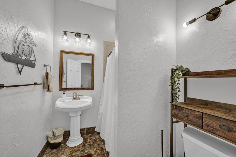 Full Bathroom