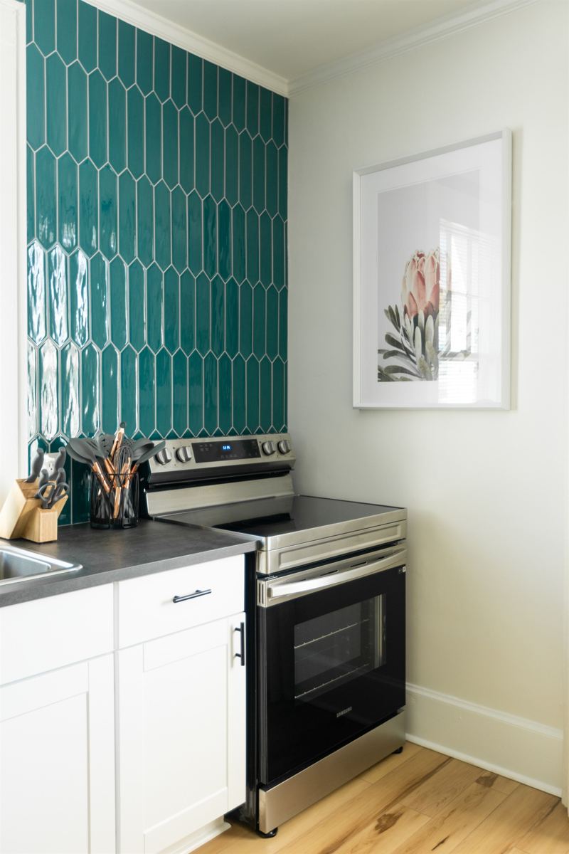 Aesthetically Beautiful designed Kitchen - Fully stocked