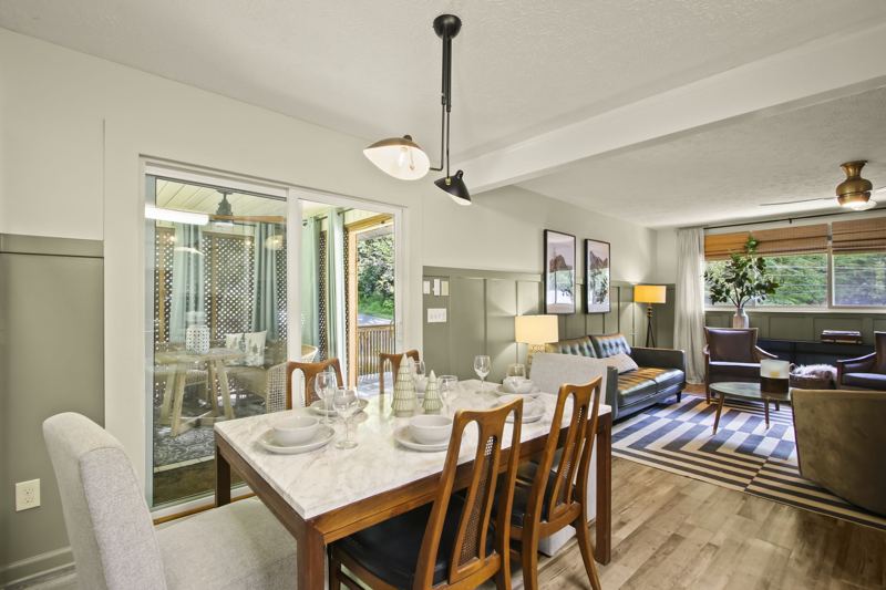 Fully stocked kitchen with seating for 6