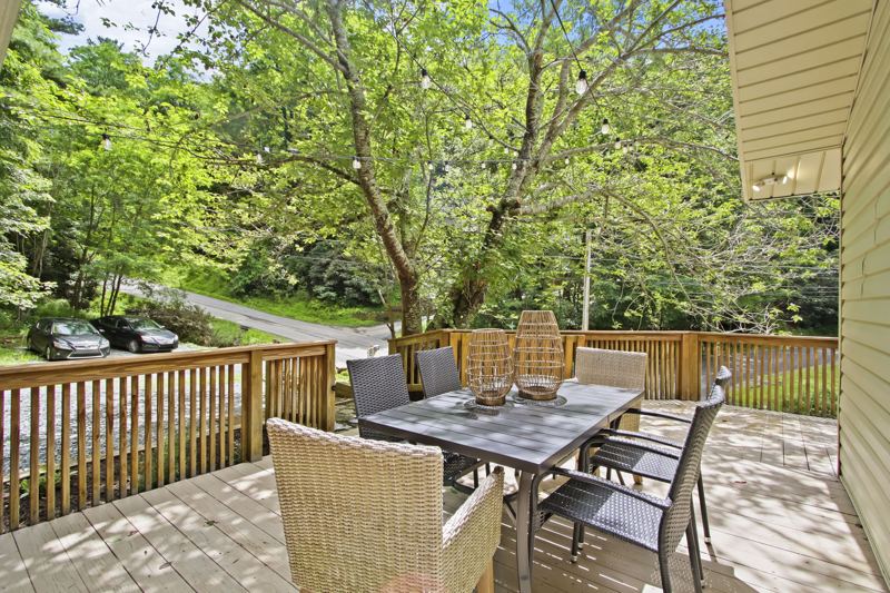 Al fresco dining