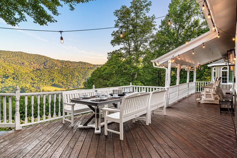Al fresco dining at its finest!