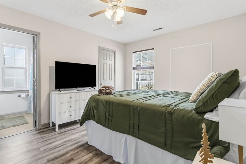 Bedroom #1 -Master Bedroom - King Bed, En-Suite Full Bathroom, Smart TV and Dresser