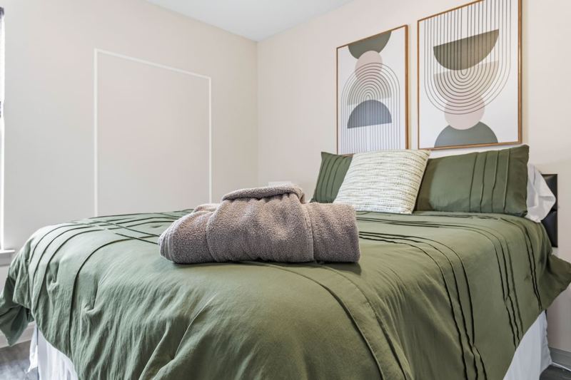 Bedroom #1 - King Bed, En-Suite Full Bathroom, Smart TV and Dresser