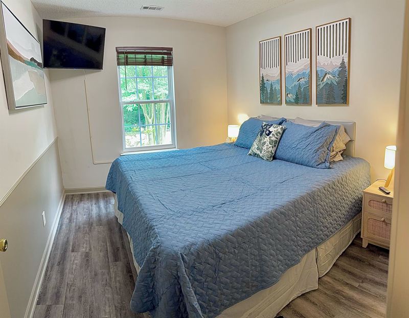 Bedroom #2 - King Bed, Smart TV, Closet