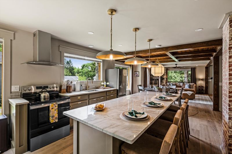 StoneHouse Suites