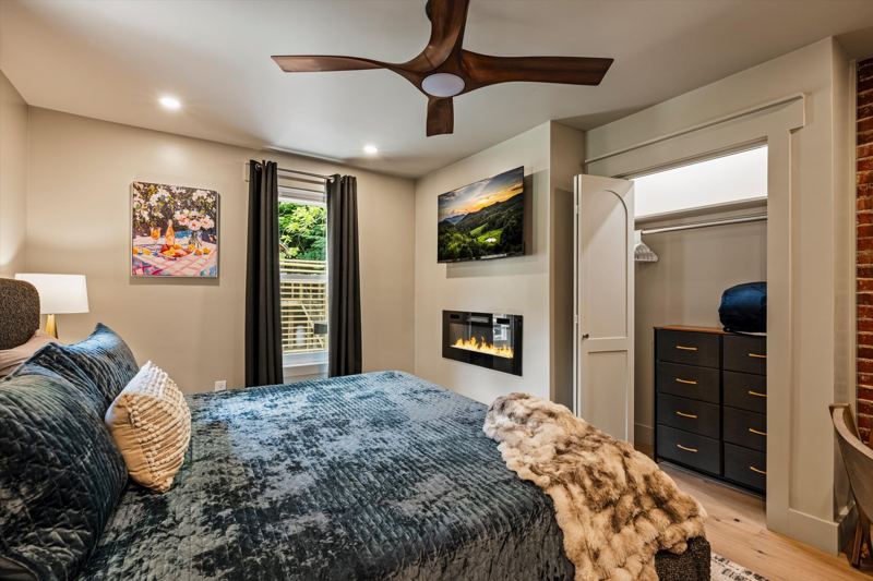 StoneHouse Suites
