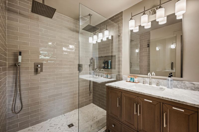 StoneHouse Suites