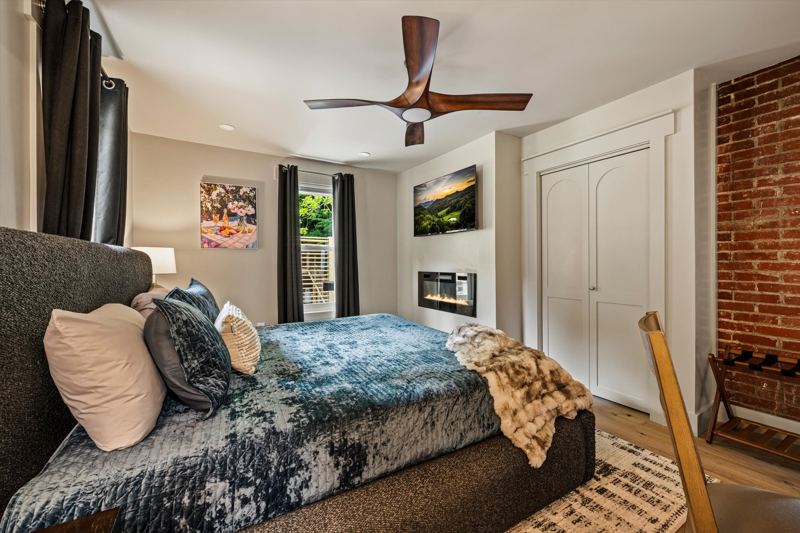 StoneHouse Suites