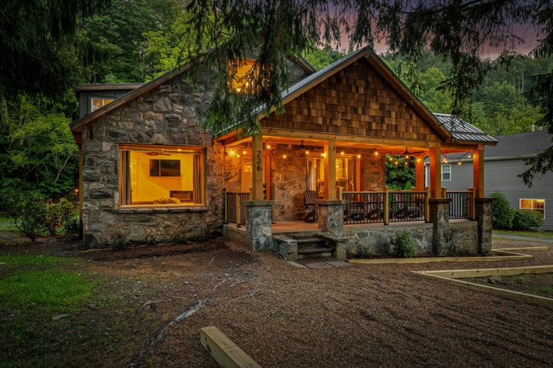 StoneHouse Suites