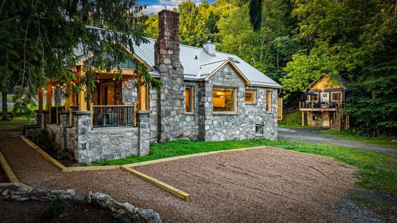 StoneHouse Suites