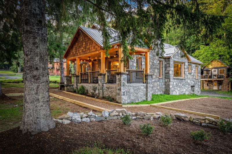 StoneHouse Suites