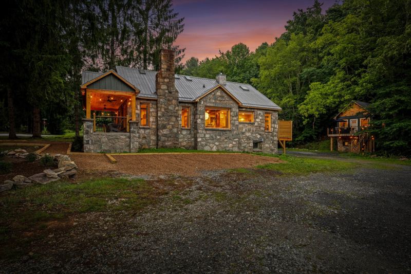 StoneHouse Suites