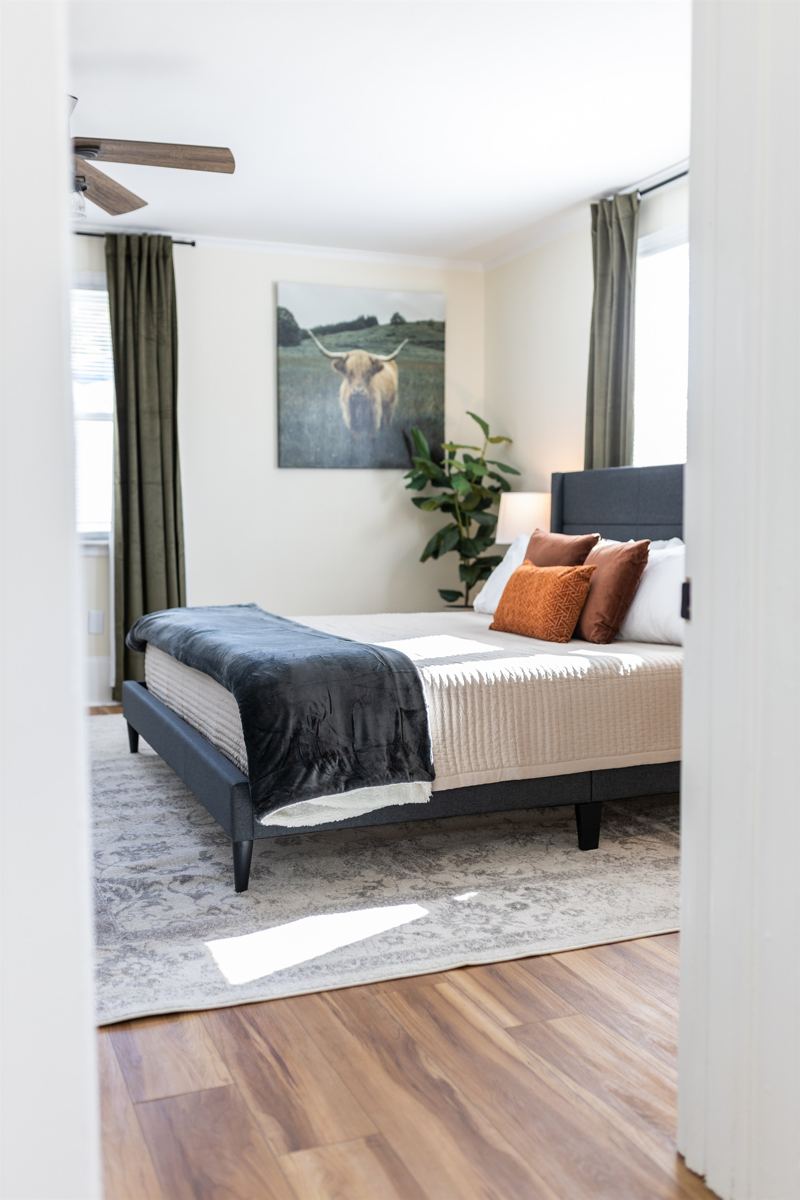 Bedroom #2 with King Bed, En-Suite Full Bathroom, 55 inch adjustable ROKU TV, Sound Machine & Blackout Curtains