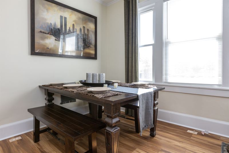 Bottom Floor Unit - Imagine your family/friends gathered around the table for dinner.