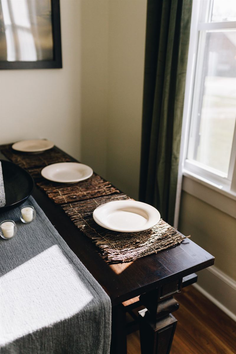 Bottom Floor Unit - Imagine your family/friends gathered around the table for dinner.