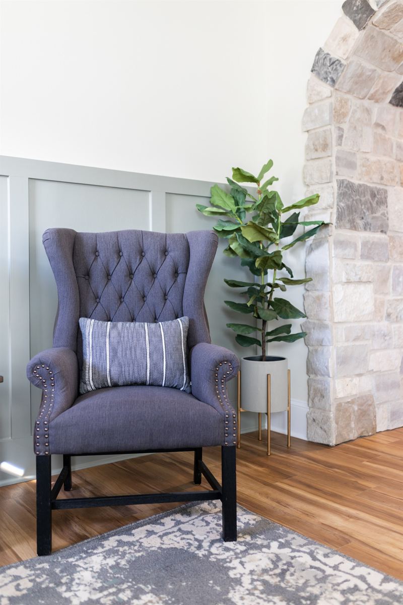 Bottom Floor Unit - High-Back sitting chairs in the Living Room