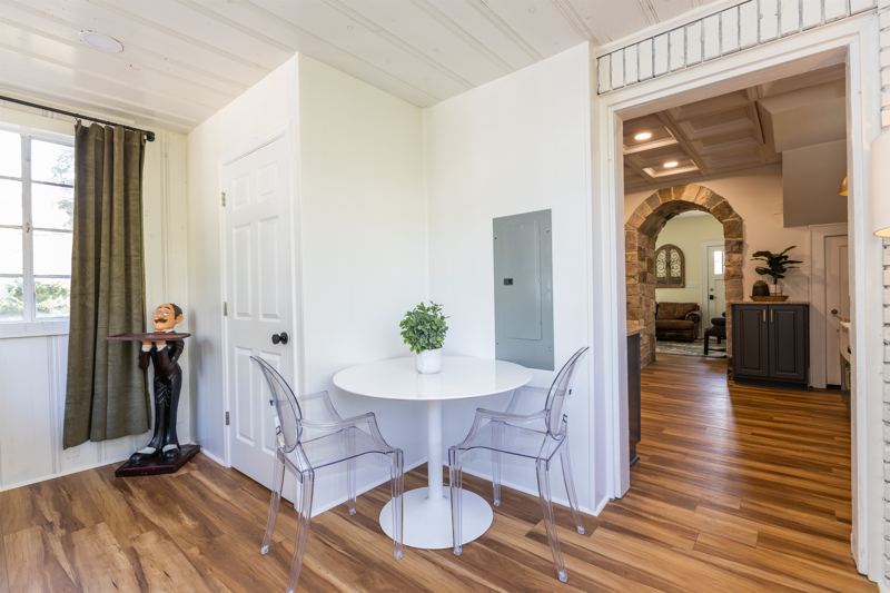 Bottom Floor Unit - Sunroom Table