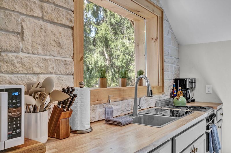 Fully stocked Kitchen