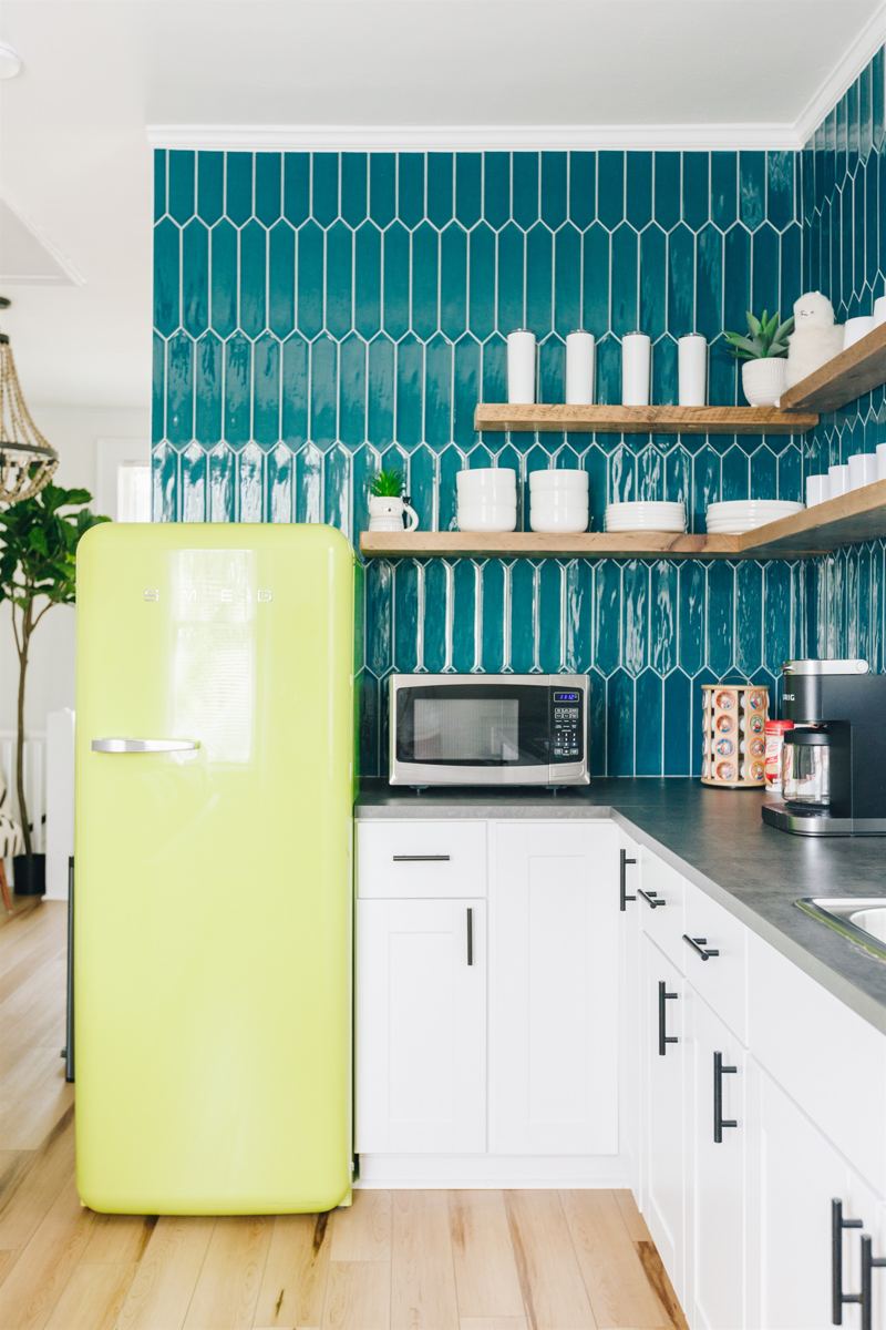 Main House Top Floor Unit - Aesthetically Beautiful Fully Stocked Kitchen.