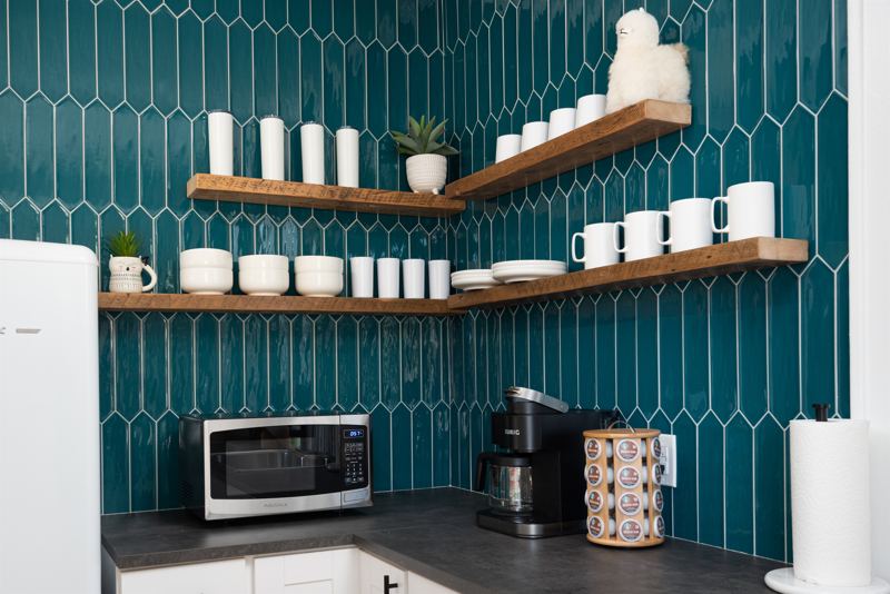 Main House Top Floor Unit - Aesthetically Beautiful Fully Stocked Kitchen.